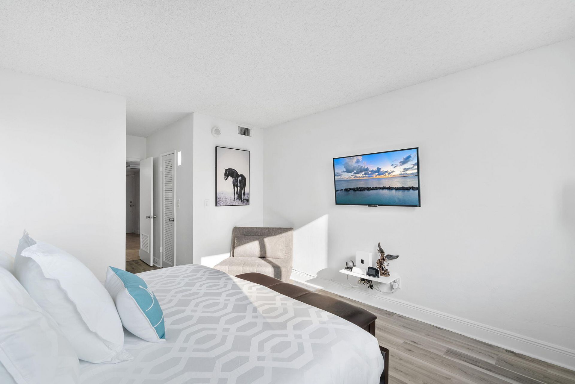 19380 Collins Avenue, Unit 523, Sunny Isles Beach, FL 33160 Photo