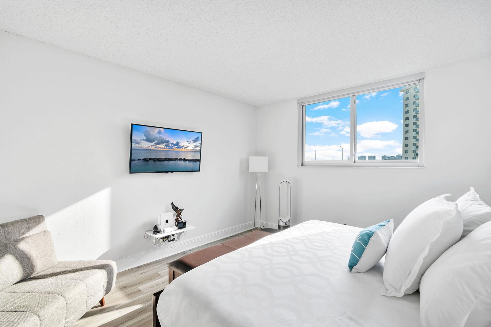 19380 Collins Avenue, Unit 523, Sunny Isles Beach, FL 33160 Photo