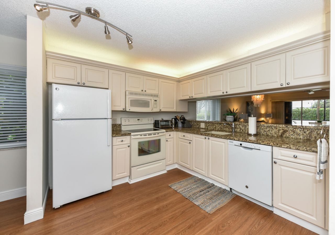 275 Palm Avenue, Unit A101, Jupiter, FL 33477 Photo