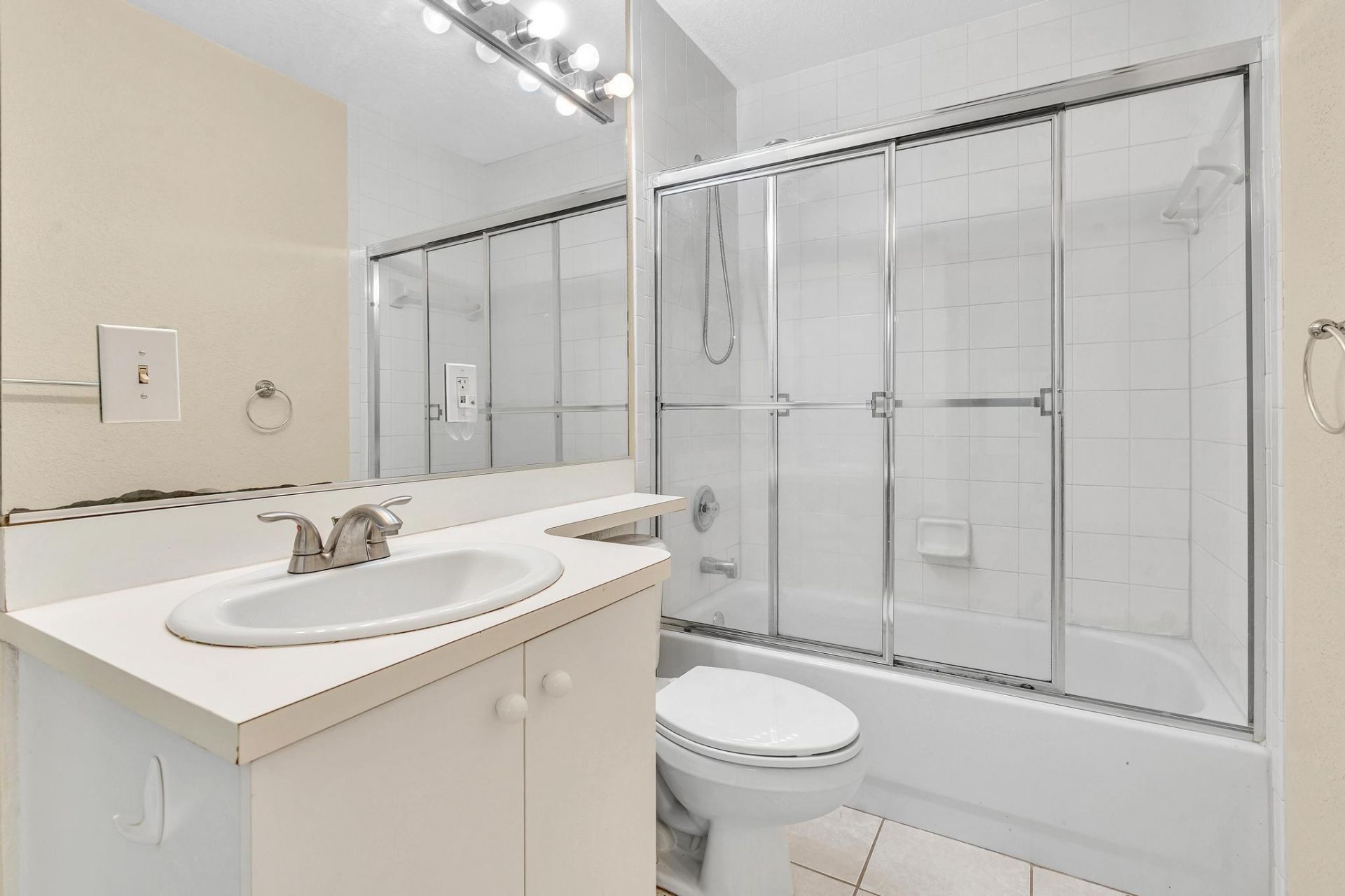 10240 NW 33rd Place, Sunrise, FL 33351 Photo