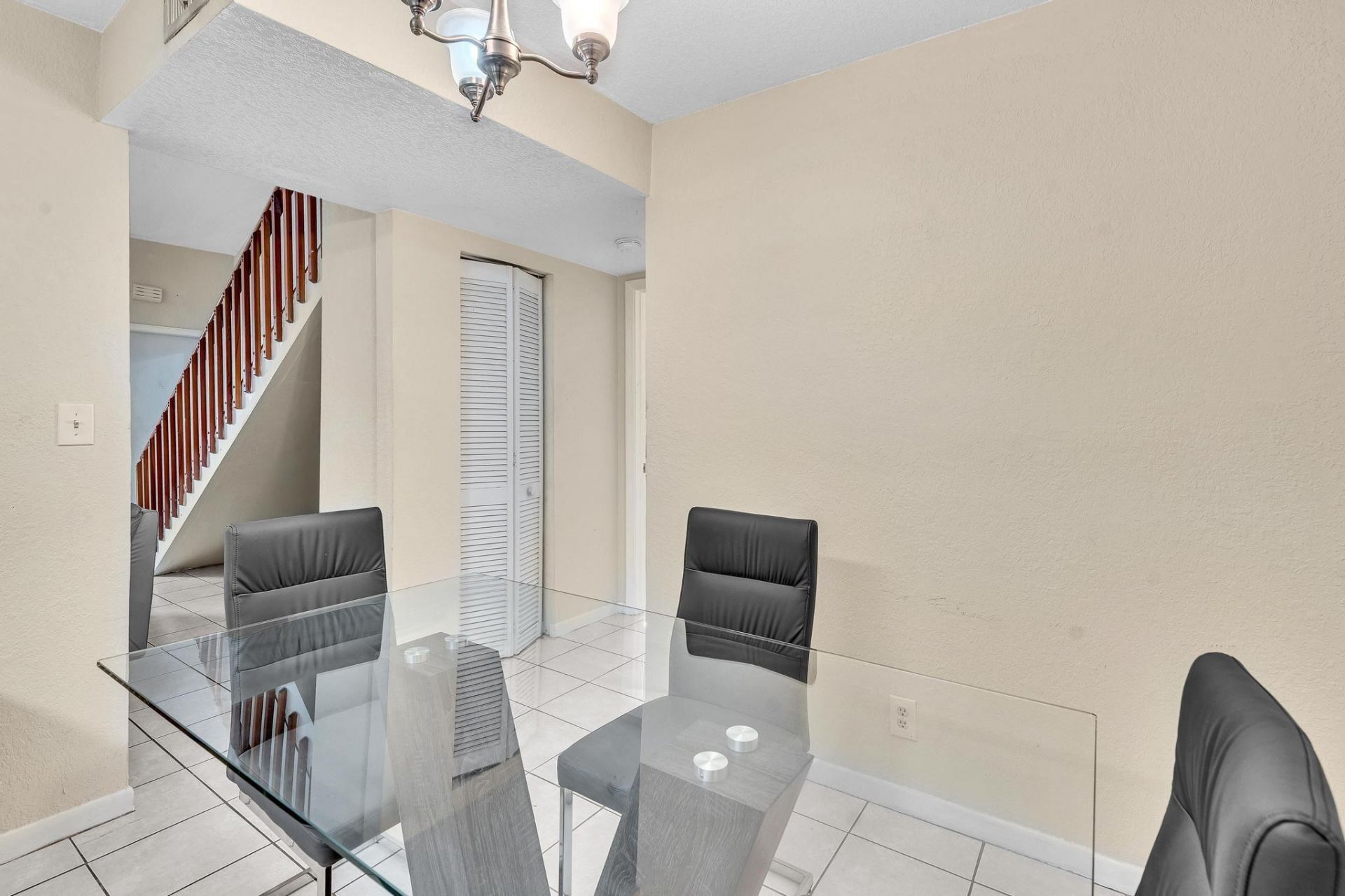 10240 NW 33rd Place, Sunrise, FL 33351 Photo