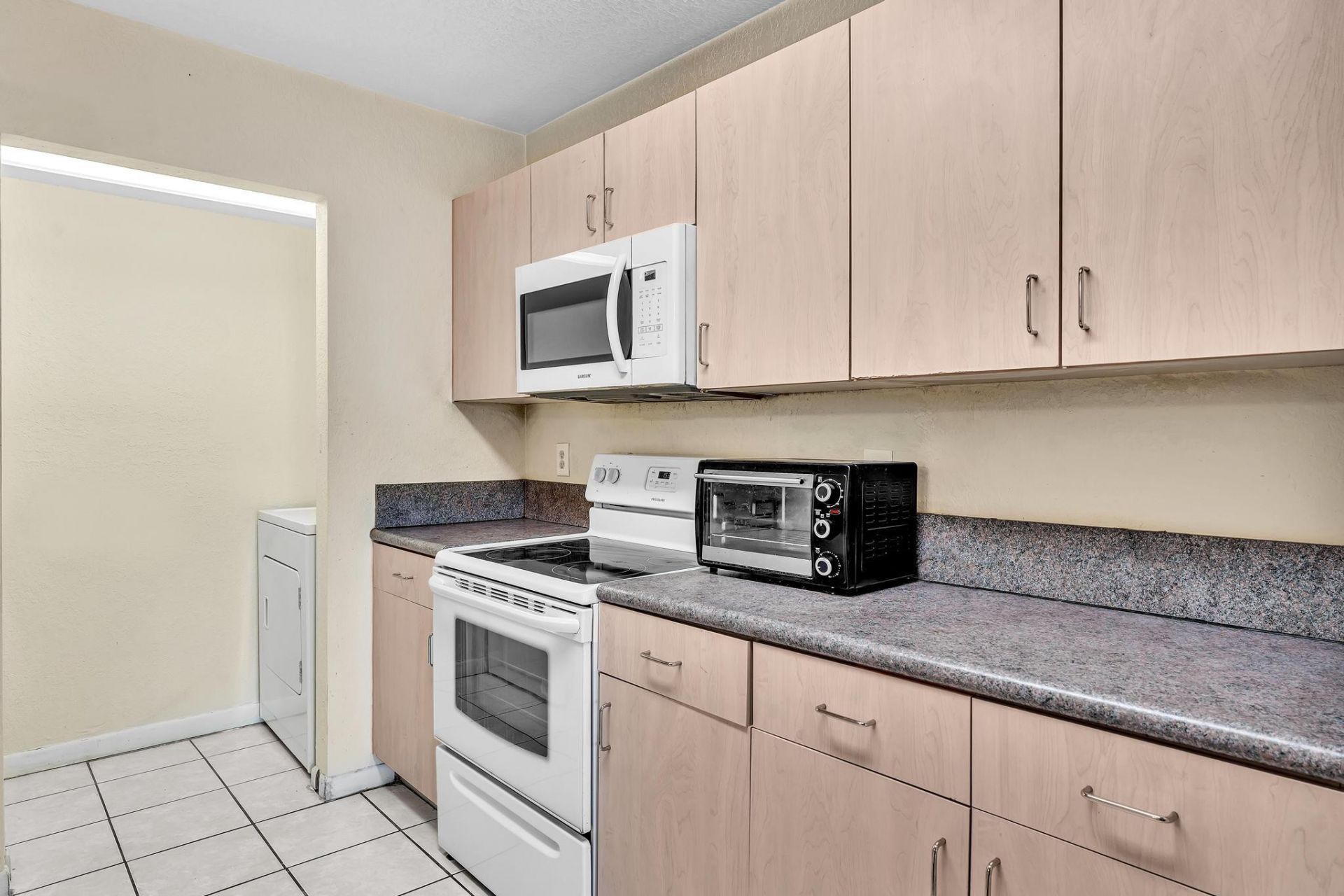 10240 NW 33rd Place, Sunrise, FL 33351 Photo