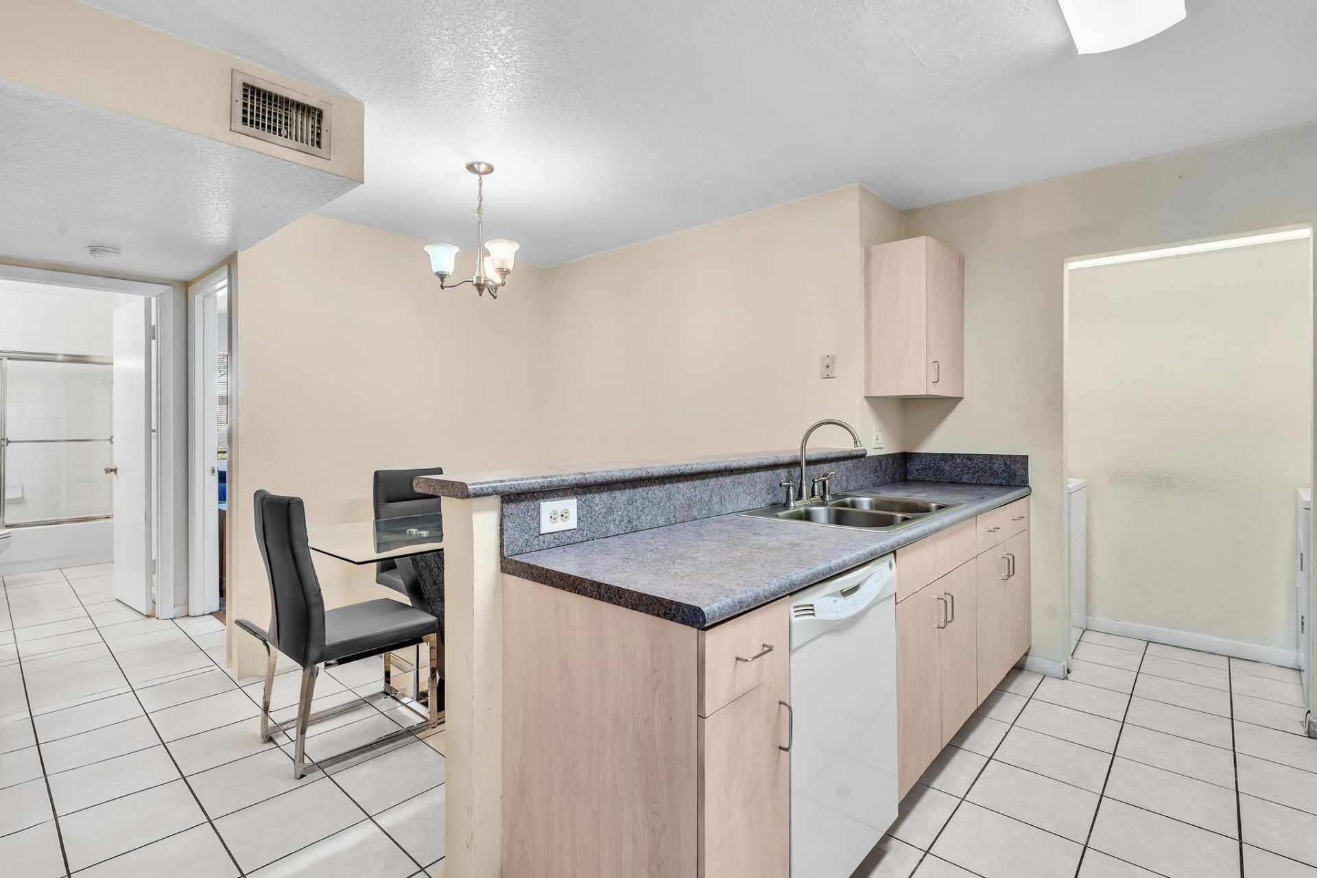 10240 NW 33rd Place, Sunrise, FL 33351 Photo