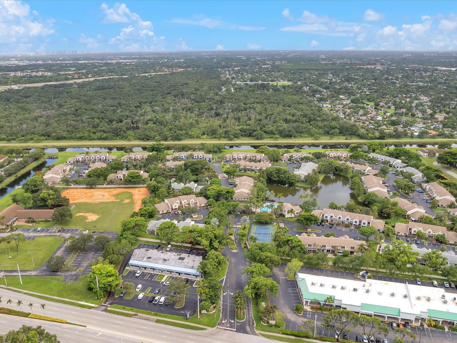 207 E Hemingway Circle, Unit 22, Margate, FL 33063 Photo