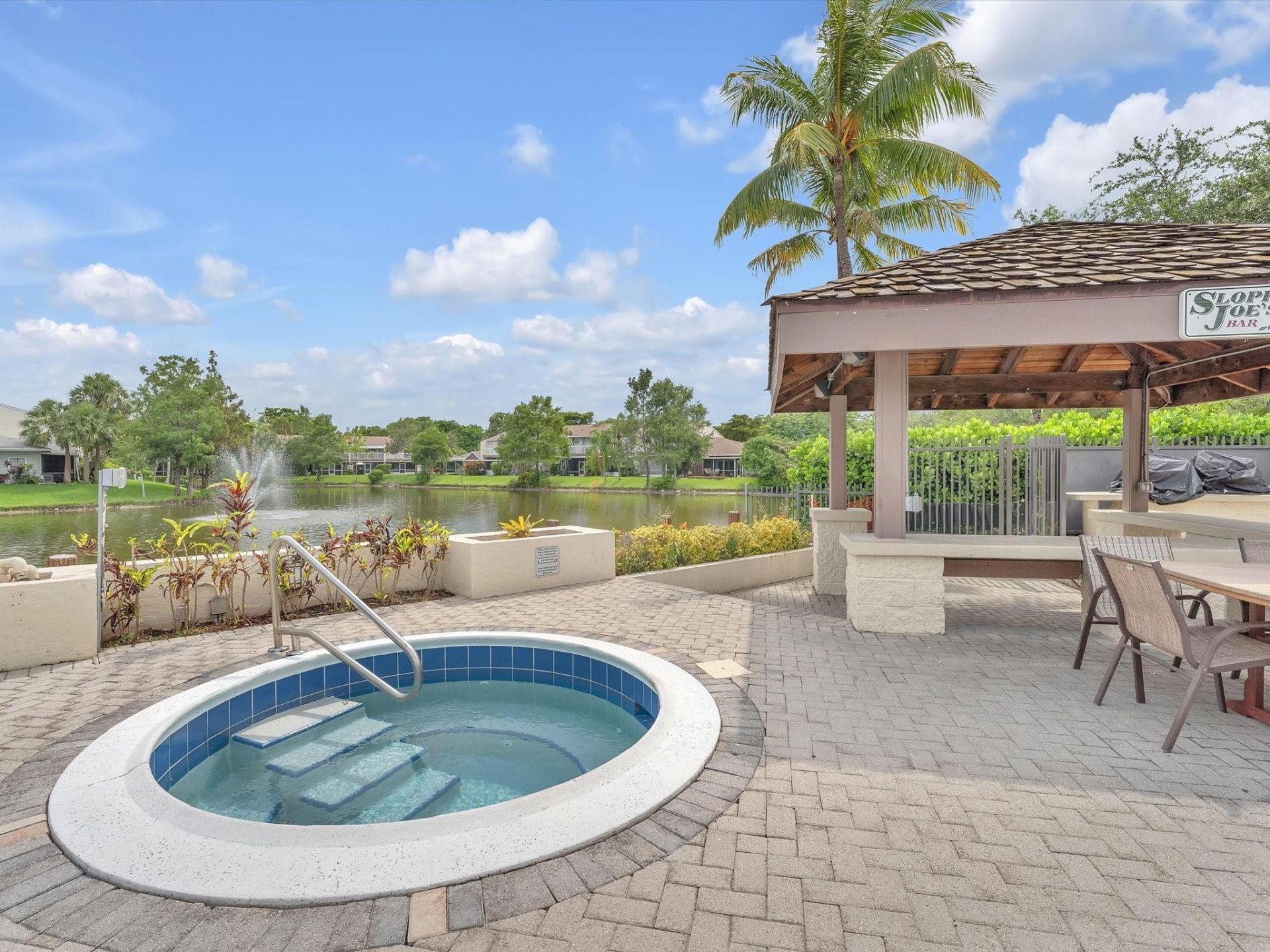 207 E Hemingway Circle, Unit 22, Margate, FL 33063 Photo