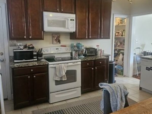 293 School Street, Unit 1L, Stoughton, MA 02072