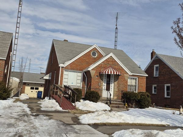 307 Majestic Drive, Toledo, OH 43608