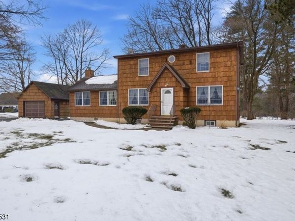 10 Clark Ln, Mount Olive, NJ 07836