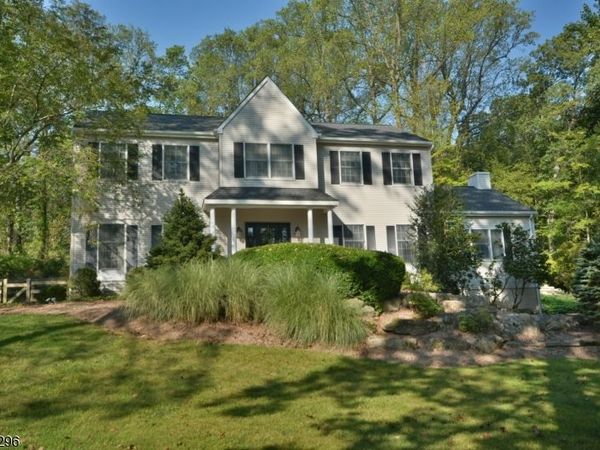 11 Devonald Dr, Bethlehem, NJ 08802