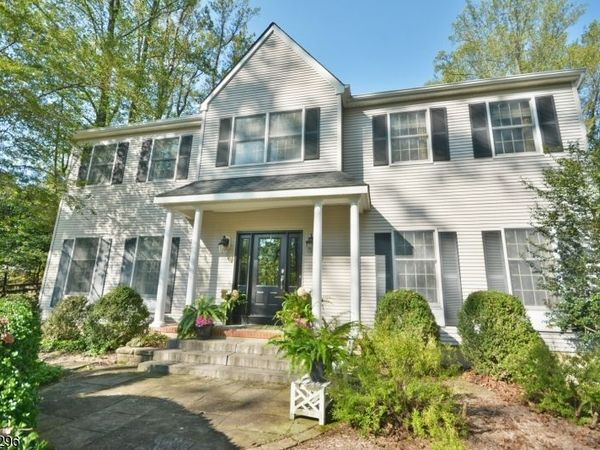 11 Devonald Dr, Bethlehem, NJ 08802