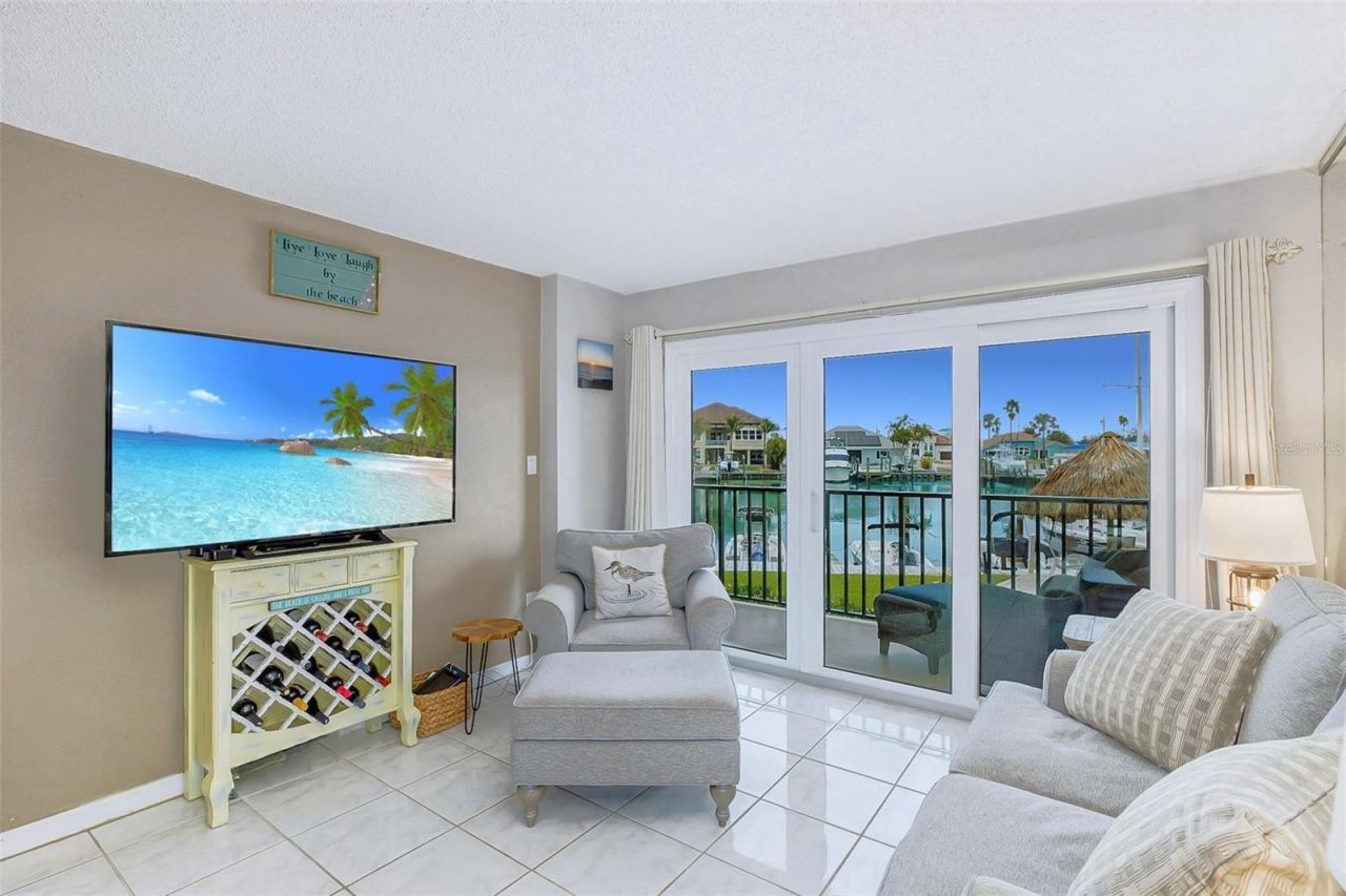 51 Island Way, Unit 108, Clearwater Beach, FL 33767 Photo