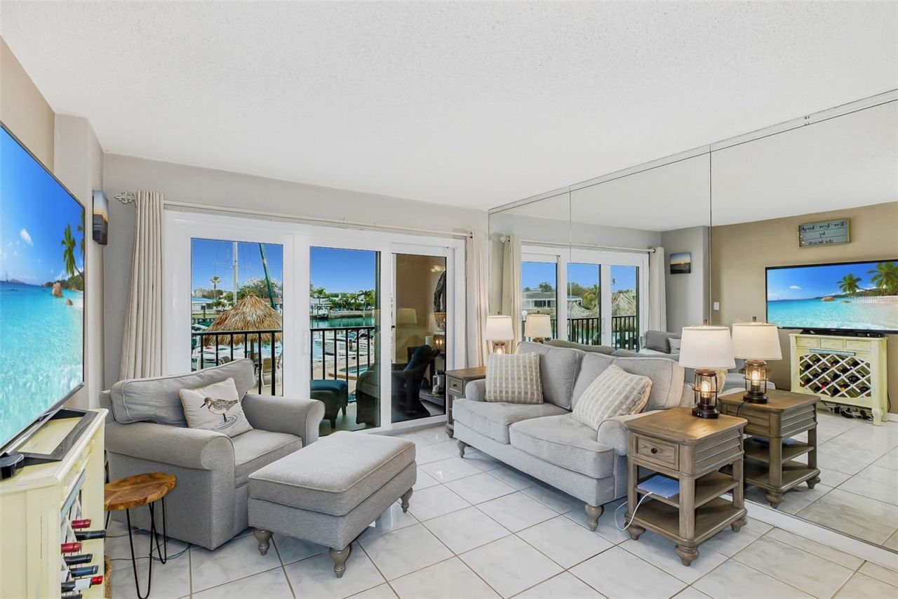 51 Island Way, Unit 108, Clearwater Beach, FL 33767 Photo