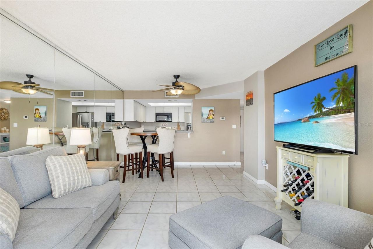 51 Island Way, Unit 108, Clearwater Beach, FL 33767 Photo