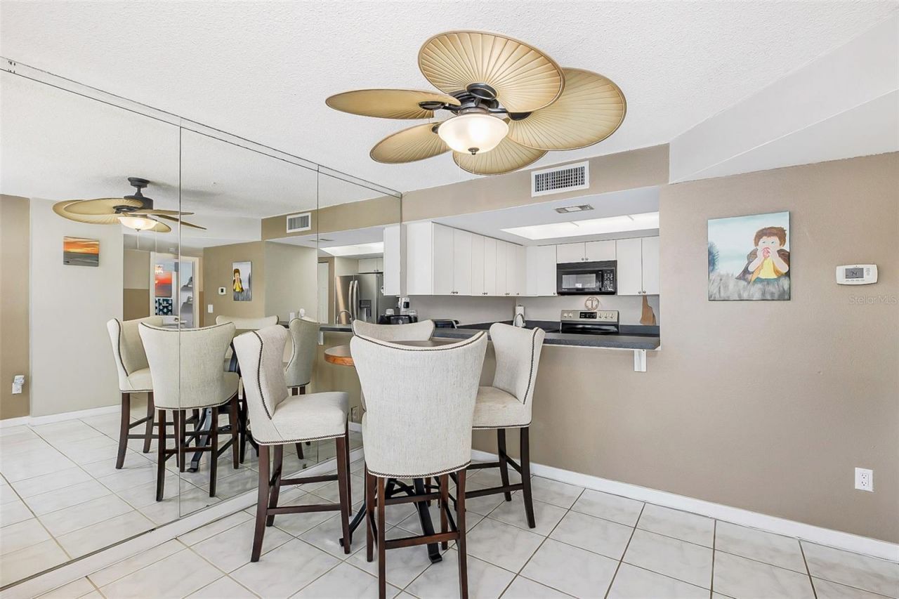 51 Island Way, Unit 108, Clearwater Beach, FL 33767 Photo
