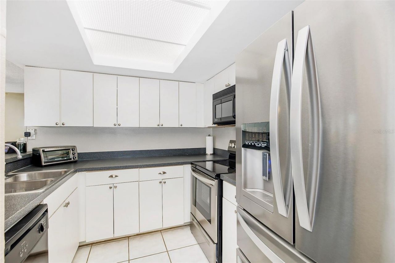 51 Island Way, Unit 108, Clearwater Beach, FL 33767 Photo