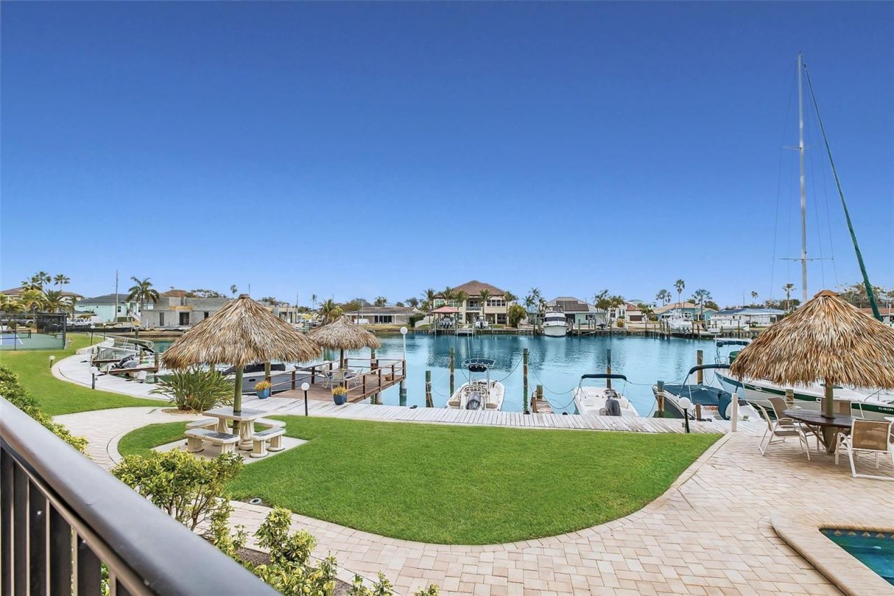 51 Island Way, Unit 108, Clearwater Beach, FL 33767 Photo