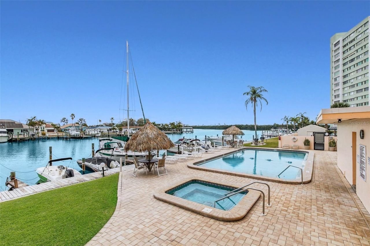 51 Island Way, Unit 108, Clearwater Beach, FL 33767 Photo