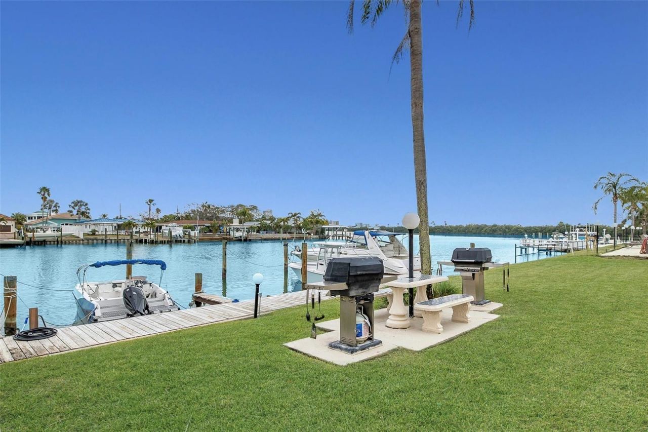 51 Island Way, Unit 108, Clearwater Beach, FL 33767 Photo