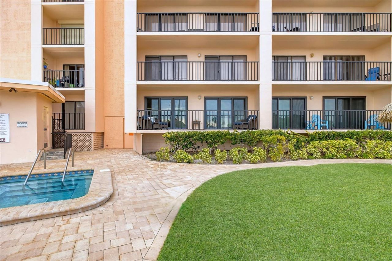 51 Island Way, Unit 108, Clearwater Beach, FL 33767 Photo