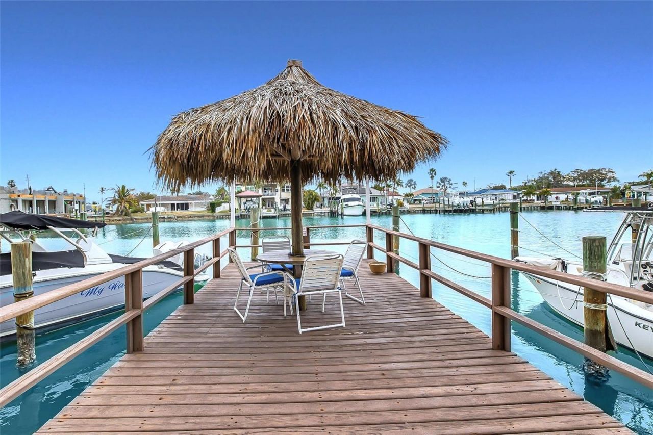 51 Island Way, Unit 108, Clearwater Beach, FL 33767 Photo