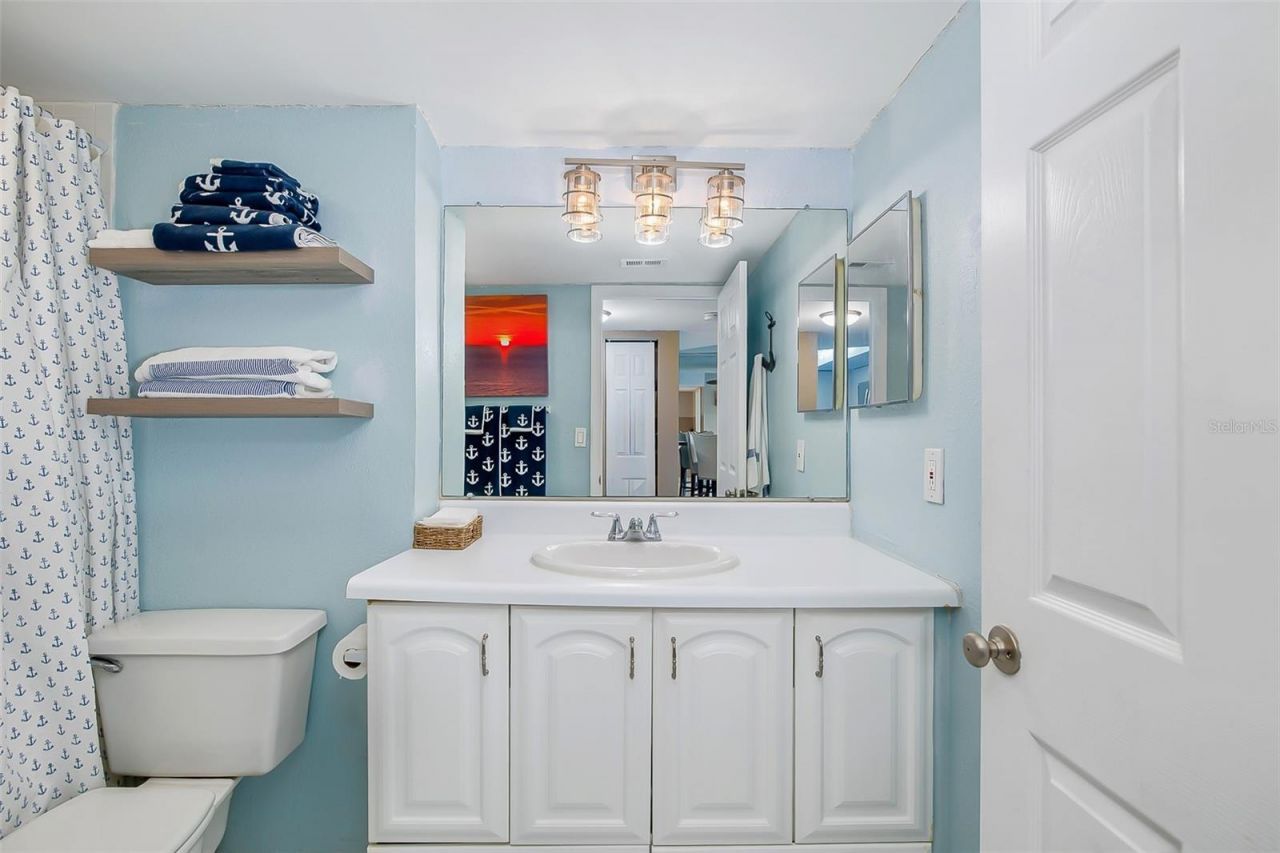51 Island Way, Unit 108, Clearwater Beach, FL 33767 Photo