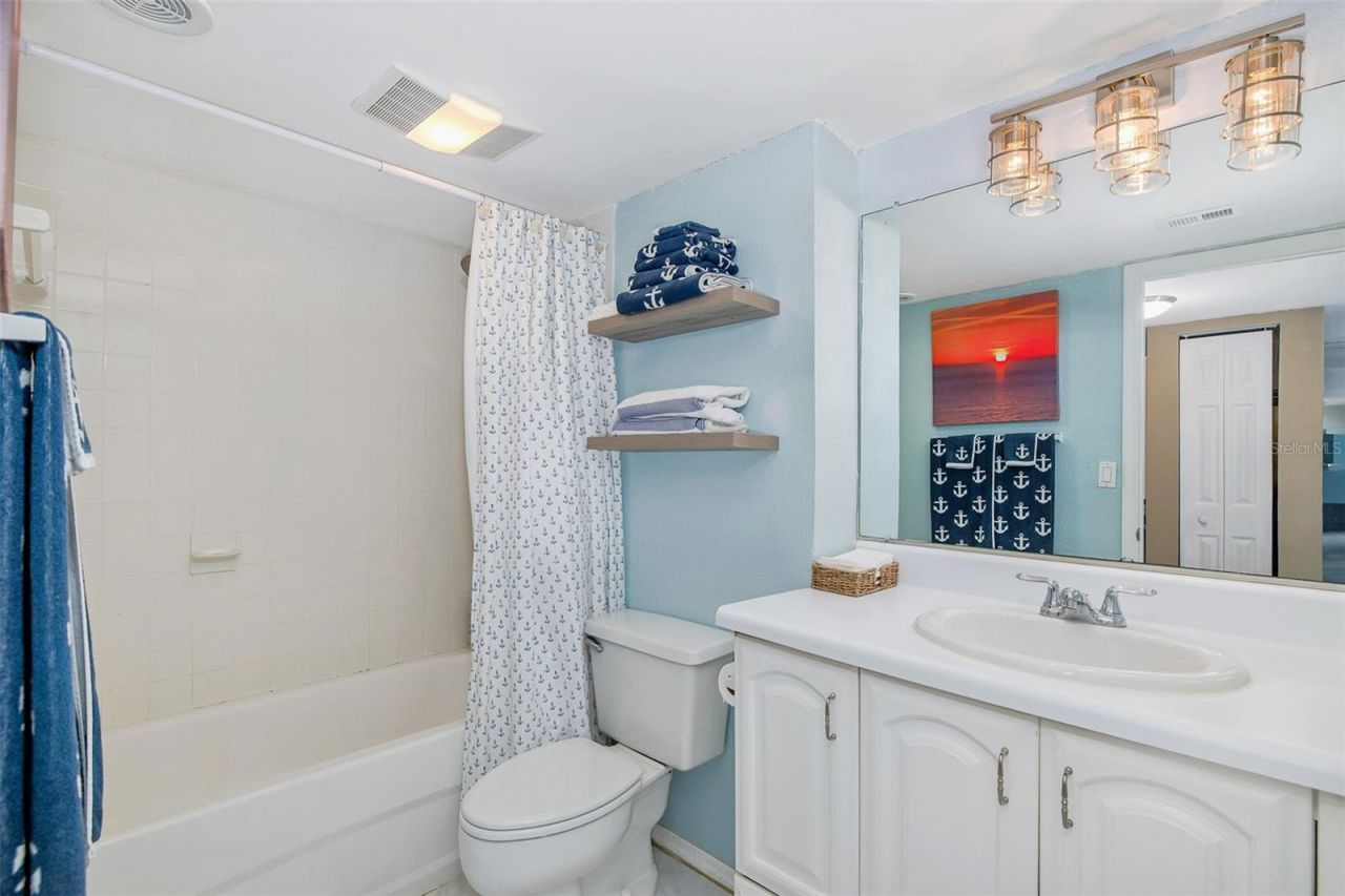 51 Island Way, Unit 108, Clearwater Beach, FL 33767 Photo