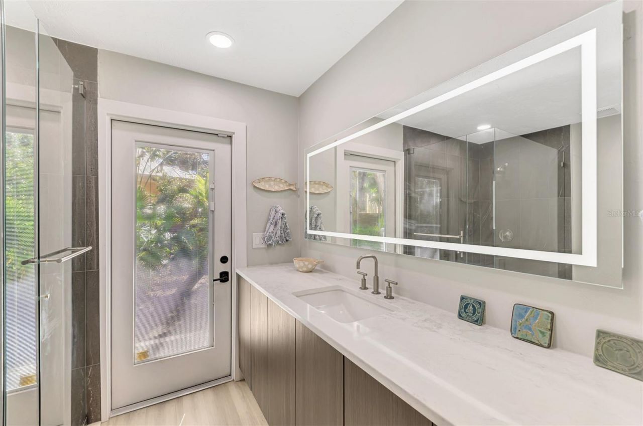 5303 Hidden Harbor Road, Sarasota, FL 34242 Photo