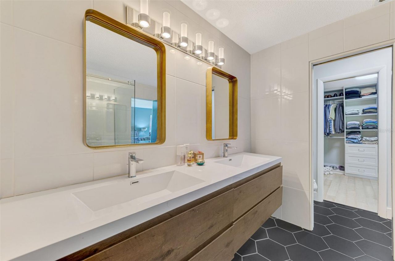 5303 Hidden Harbor Road, Sarasota, FL 34242 Photo