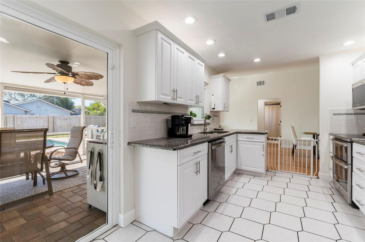 8194 124th Terrace, Largo, FL 33773 Photo