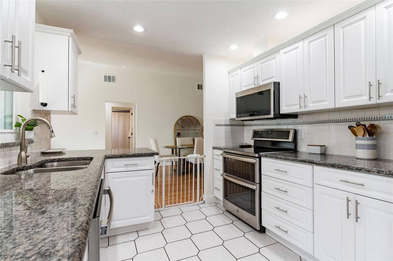 8194 124th Terrace, Largo, FL 33773 Photo