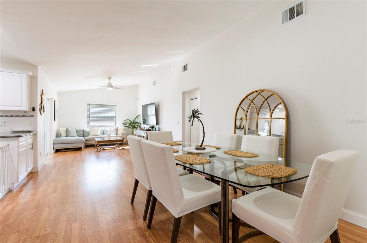 8194 124th Terrace, Largo, FL 33773 Photo