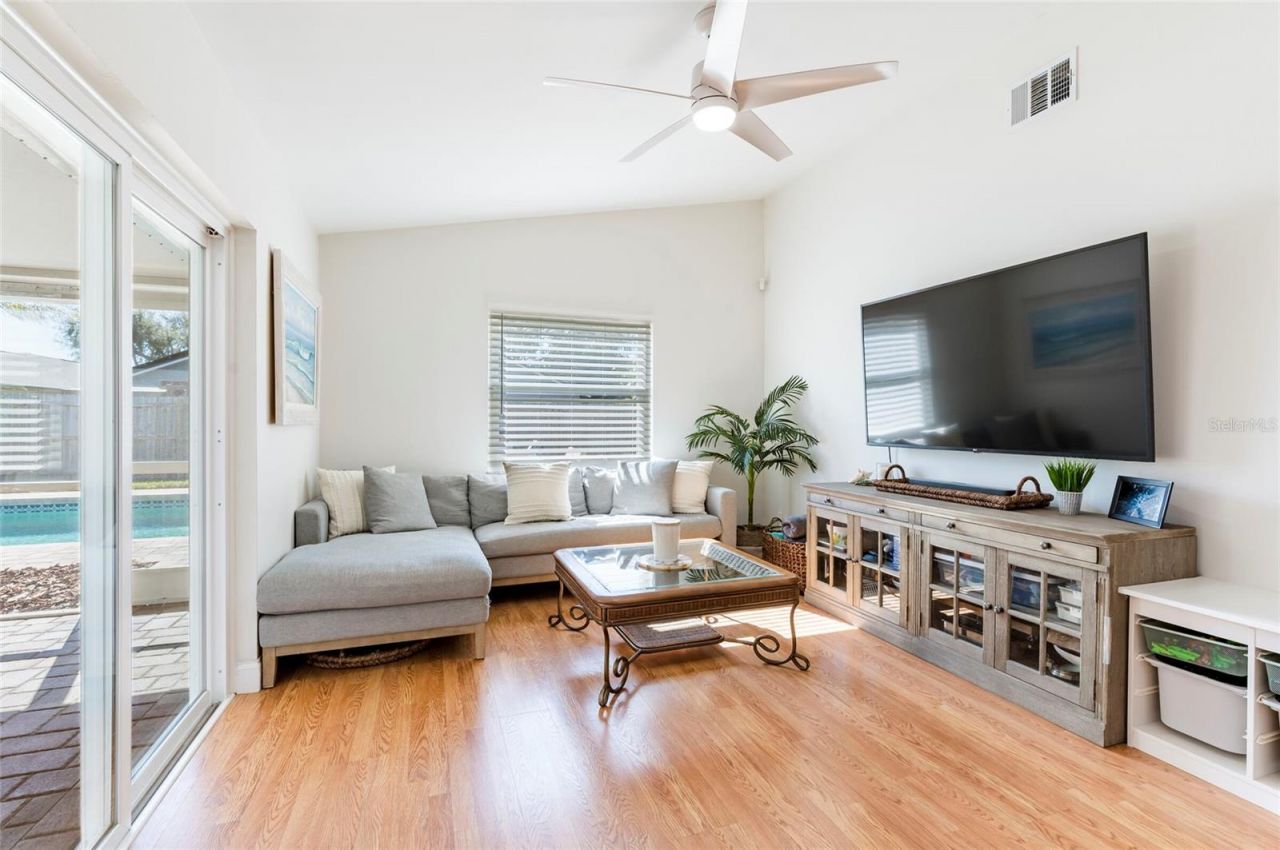 8194 124th Terrace, Largo, FL 33773 Photo