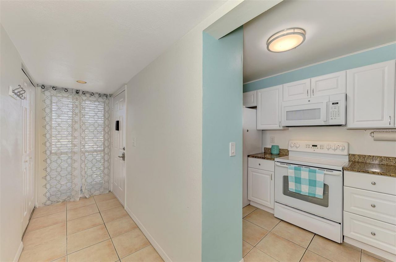 458 Cerromar Road, Unit 484, Venice, FL 34293 Photo