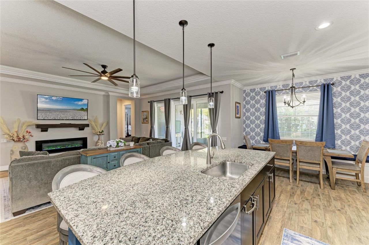 12502 Goldenrod Avenue, Bradenton, FL 34212 Photo