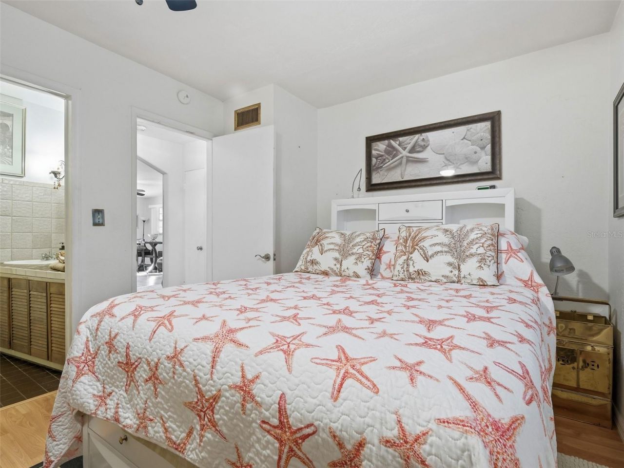 813 E 11th Avenue, New Smyrna Beach, FL 32169 Photo