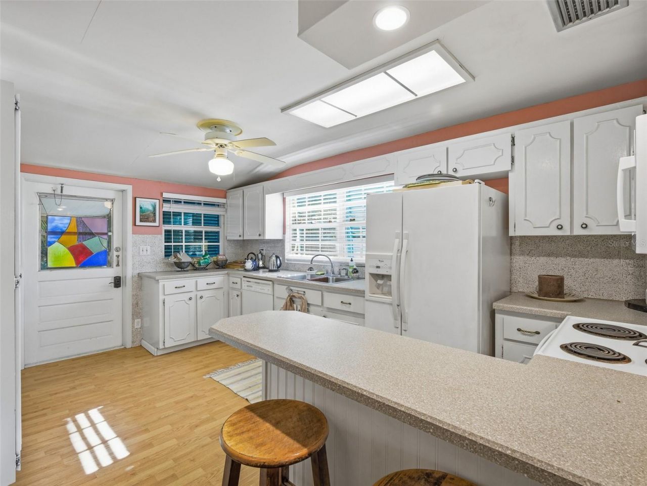 813 E 11th Avenue, New Smyrna Beach, FL 32169 Photo