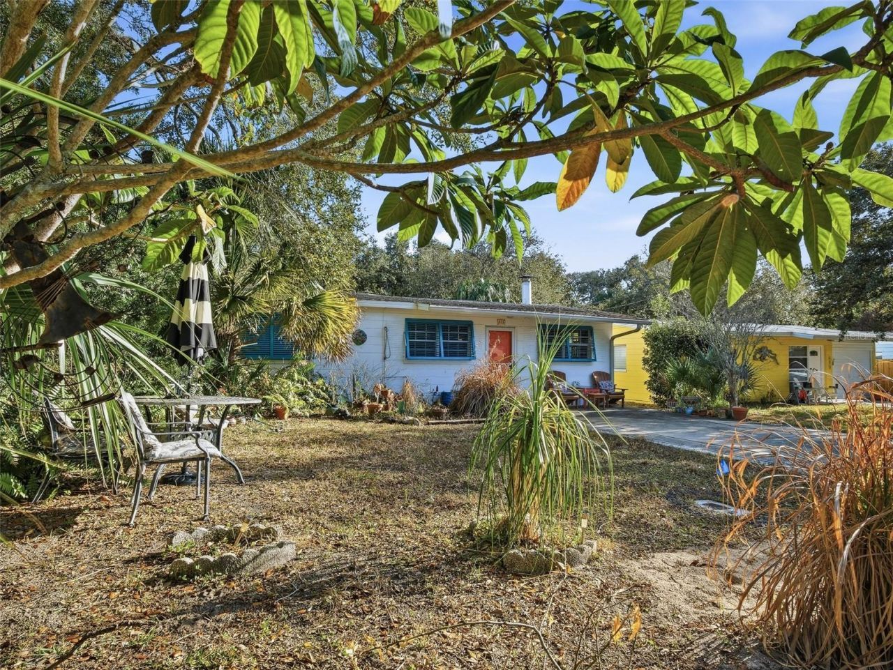 813 E 11th Avenue, New Smyrna Beach, FL 32169 Photo