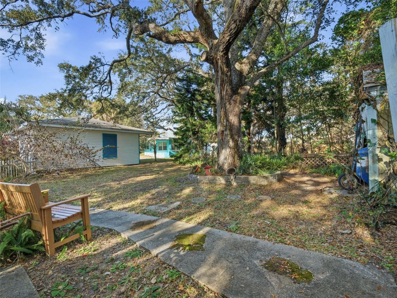 813 E 11th Avenue, New Smyrna Beach, FL 32169 Photo