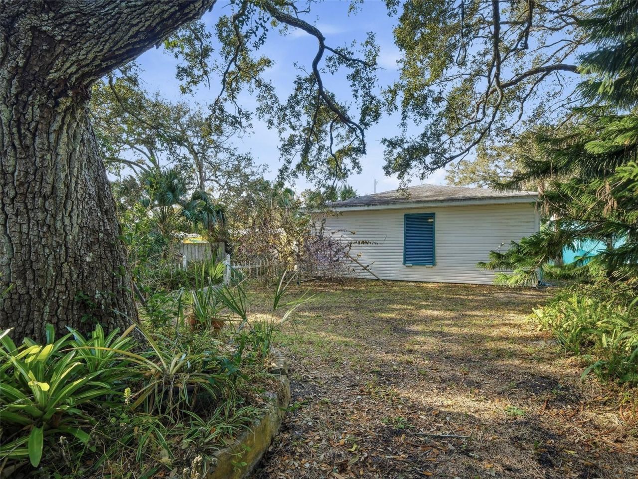 813 E 11th Avenue, New Smyrna Beach, FL 32169 Photo
