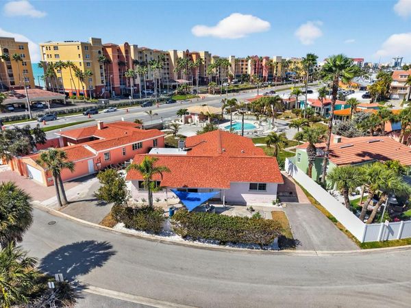 16611 GULF BOULEVARD, NORTH REDINGTON BEACH, FL 33708