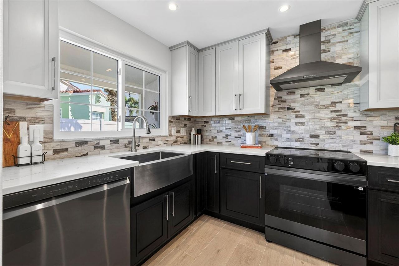 16611 Gulf Boulevard, North Redington Beach, FL 33708 Photo