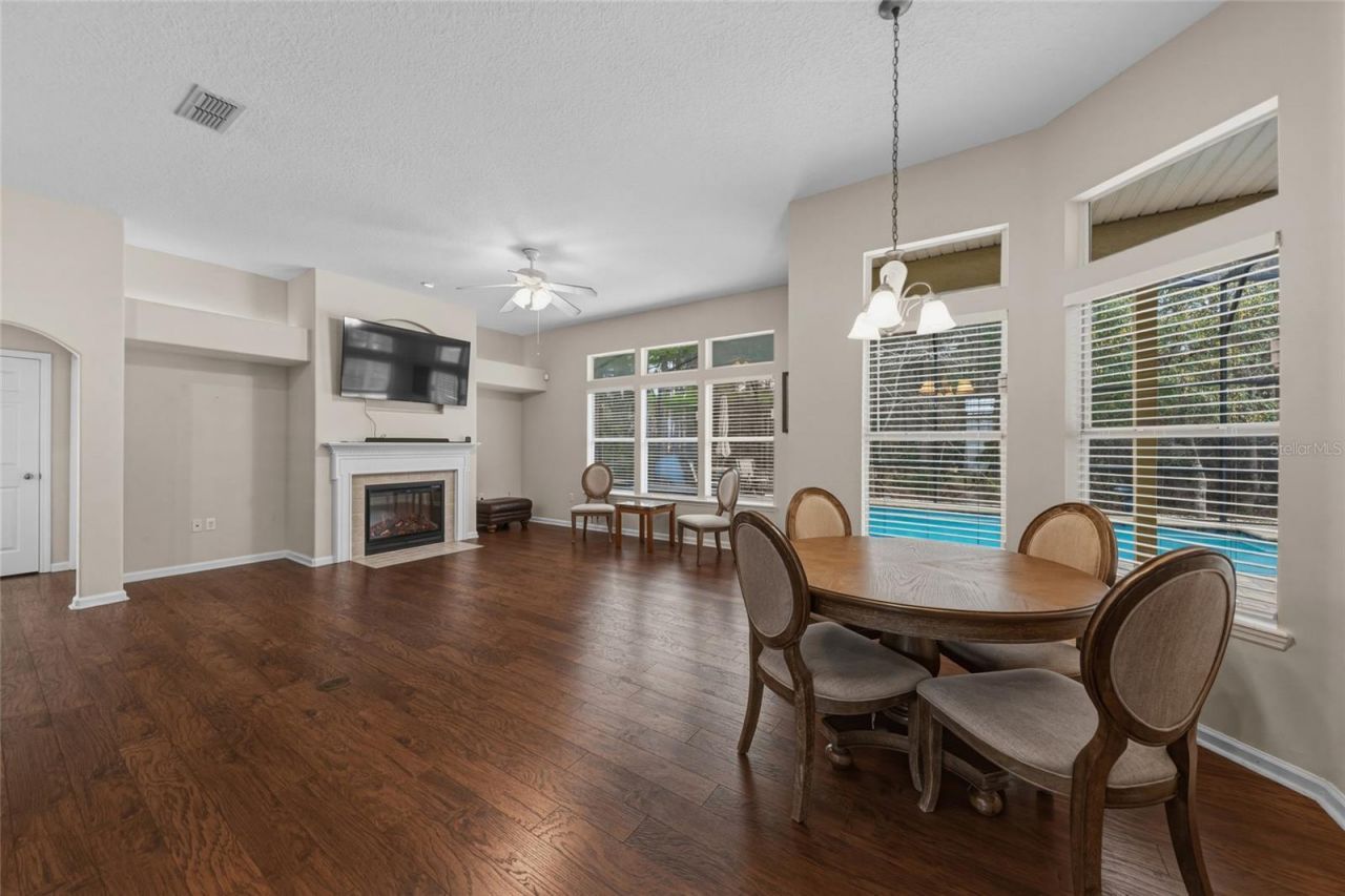 8664 Derry Drive, Jacksonville, FL 32244 Photo