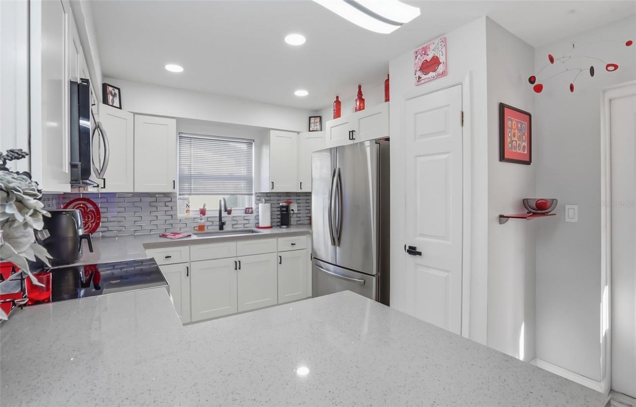 5718 18th Avenue N, Saint Petersburg, FL 33710 Photo