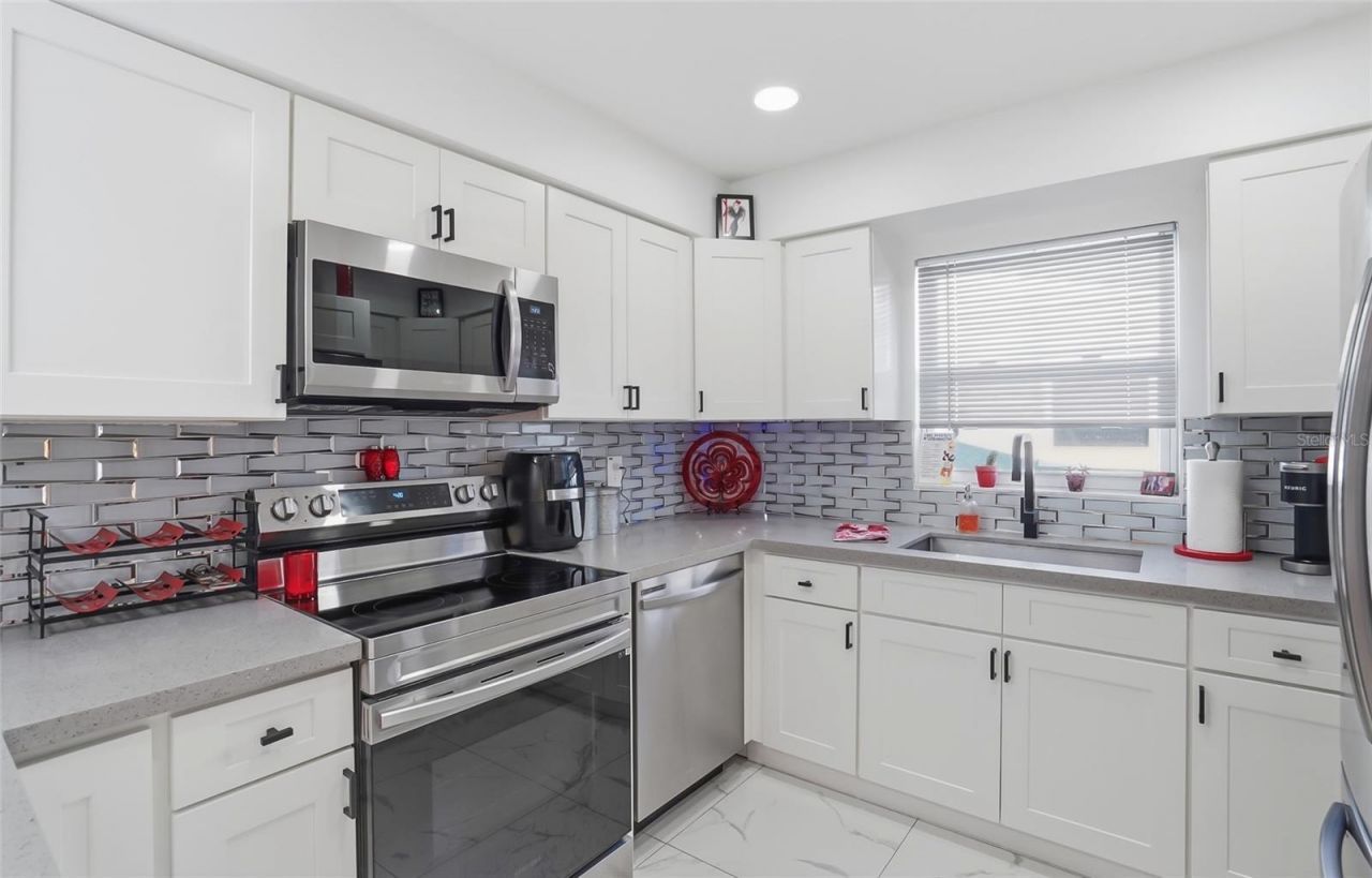 5718 18th Avenue N, Saint Petersburg, FL 33710 Photo