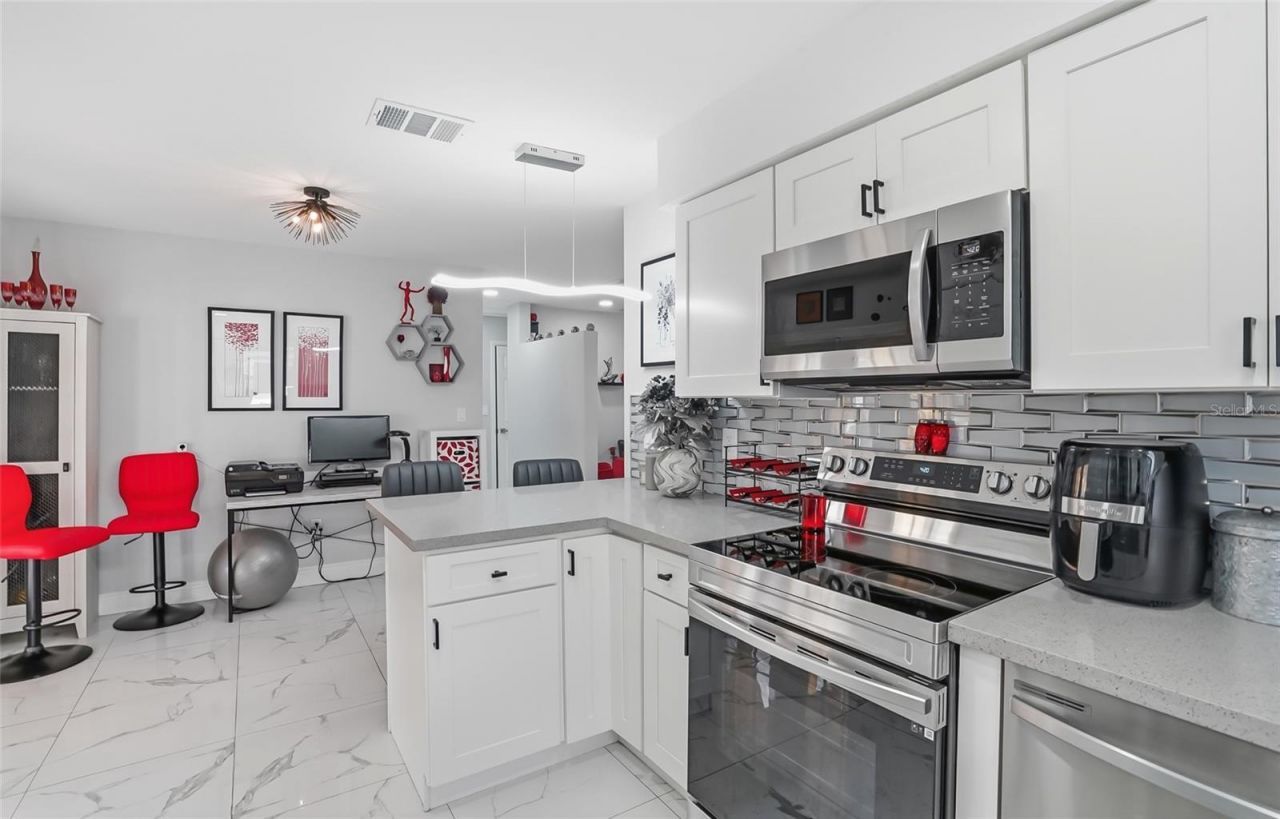 5718 18th Avenue N, Saint Petersburg, FL 33710 Photo