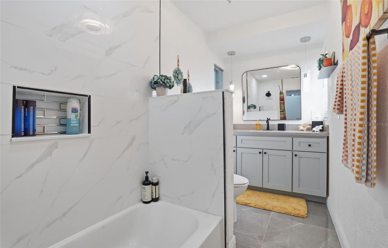 5718 18th Avenue N, Saint Petersburg, FL 33710 Photo