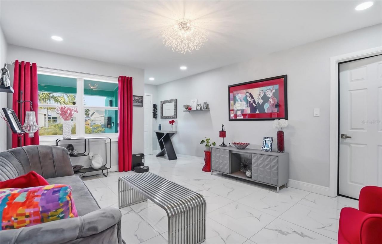 5718 18th Avenue N, Saint Petersburg, FL 33710 Photo