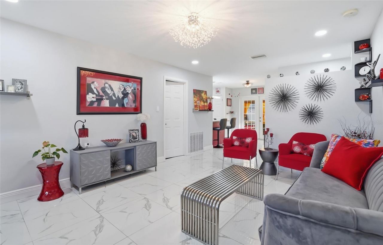 5718 18th Avenue N, Saint Petersburg, FL 33710 Photo