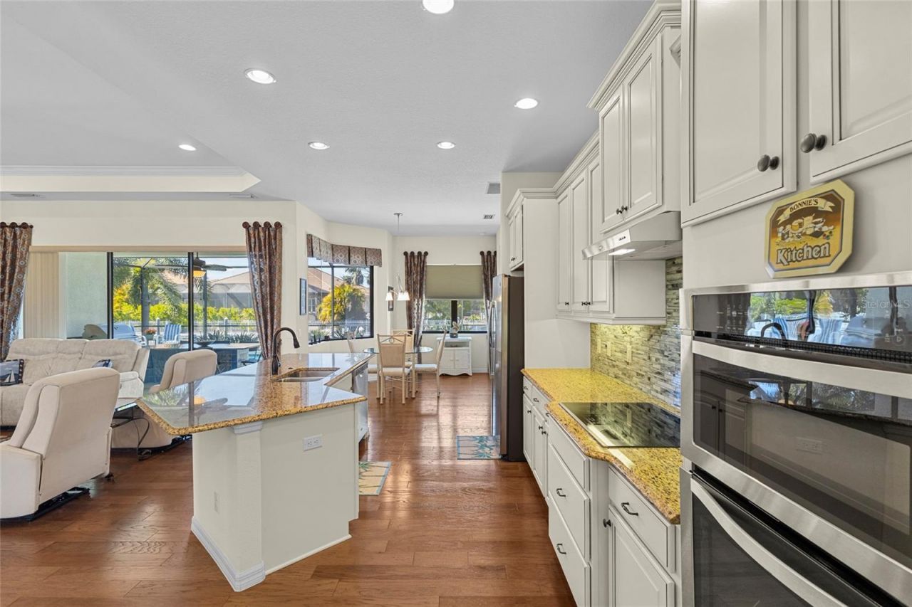 576 Mast Drive, Bradenton, FL 34208 Photo