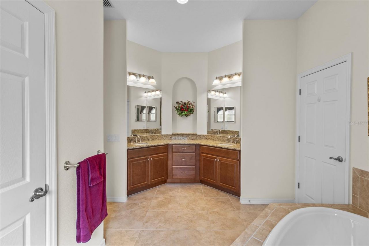 576 Mast Drive, Bradenton, FL 34208 Photo